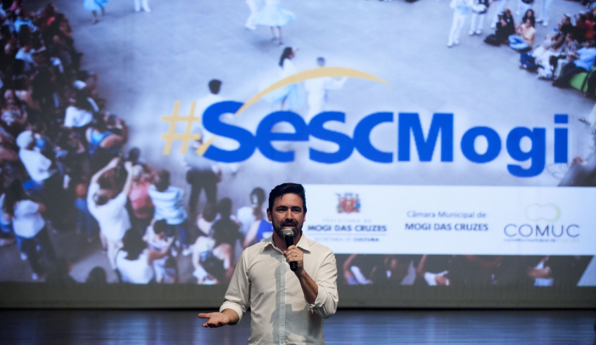 A audiência pública realizada na noite desta quarta-feira lotou o Theatro Vasques e culminou com a aprovação, por parte da população, da doação do Centro Esportivo do Socorro para o Sesc (Junior . . .