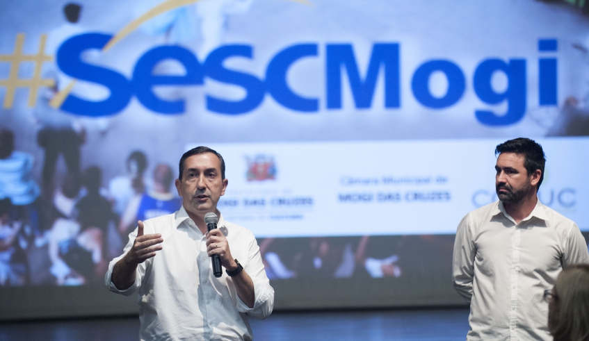 A audiência pública realizada na noite desta quarta-feira lotou o Theatro Vasques e culminou com a aprovação, por parte da população, da doação do Centro Esportivo do Socorro para o Sesc (Junior . . .