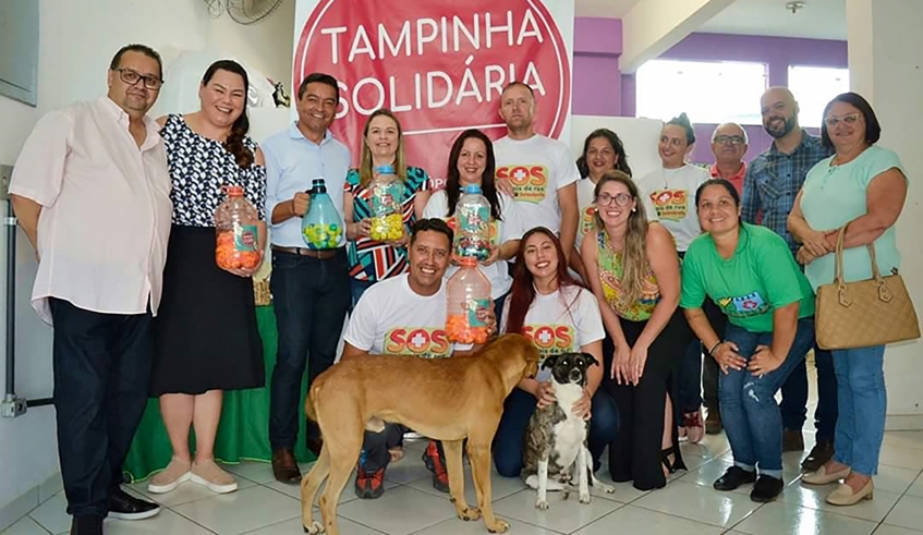 A presidente do Fundo Social de Mogi, Karin Melo, participou do lançamento do Tampinha Solidária de Salesópolis, que tomou o programa mogiano como referência