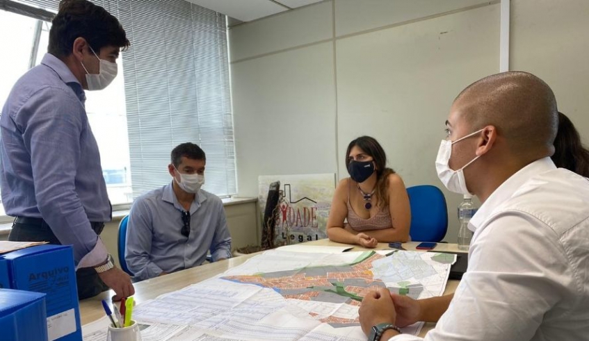 A equipe da Coordenadoria de Habitação foi à São Paulo e protocolou junto a técnicos do programa Cidade Legal a primeira etapa da regularização da Chácara Santo Ângelo