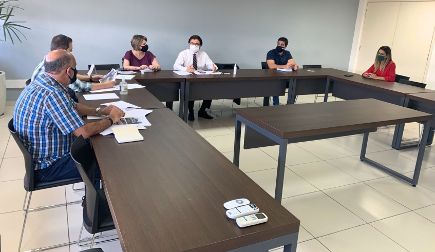 Após reunião sobre o caso do Casarão dos Duques, Prefeitura pede ao poder judiciário autorização para fazer uma intervenção de contenção no imóvel