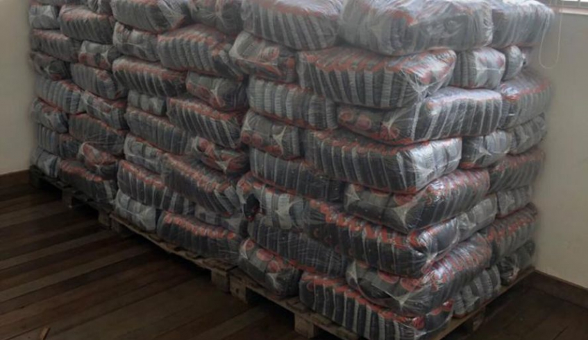 Assistência Social entrega mais 3 toneladas de alimentos, desta vez pacotes de feijão, a públicos atendidos por organizações sociais que ofertam proteção social