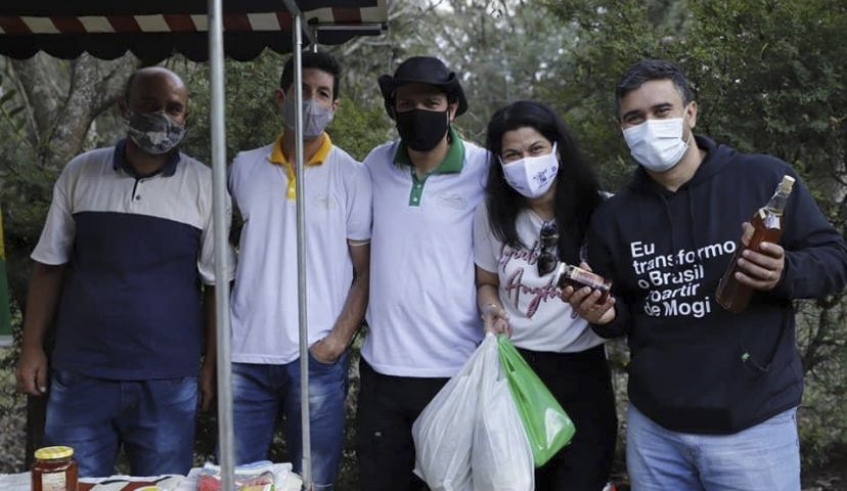 No sábado, dia 12,a Feira Agroecológica atraiu visitantes e teve a presença do prefeito Caio Cunha e da vice Priscila Yamagami Kähler (Divulgação/PMMC)
