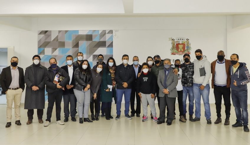 Projeto da nova ciclofaixa entre Cezar de Souza e o bairro do Socorro foi apresentado em reunião com representantes dos ciclistas de Mogi das Cruzes (Divulgação/PMMC)
