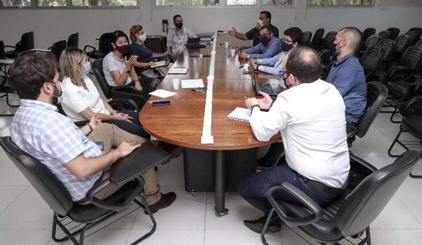 Priscila Yamagami Kähler e Gabriel Bastianelli participaram de várias reuniões com os comerciantes durante na pandemia: contato terá continuidade na nova fase do Plano SP (Divulgação/PMMC)