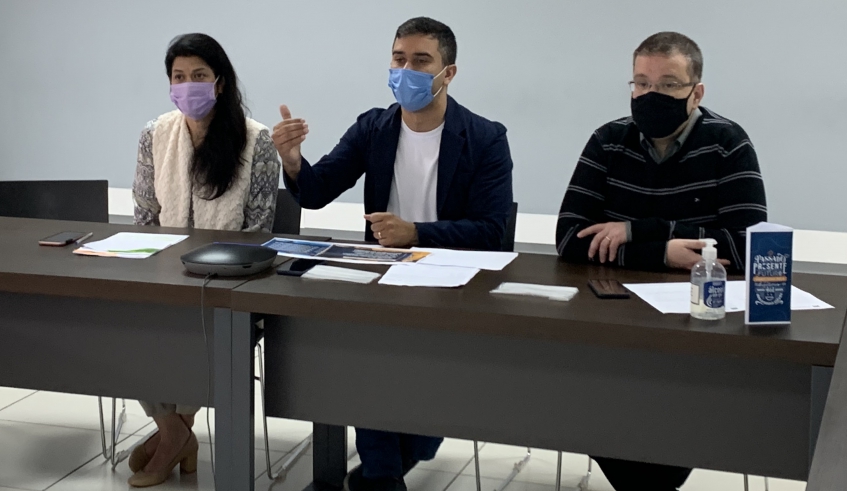 Entrevista coletiva sobre o Programa de Parcelamento Mogiano teve a participação do prefeito Caio Cunha, da vice-prefeita Priscila Yamagami e do secretário Ricardo Abílio (Divulgação/PMMC)