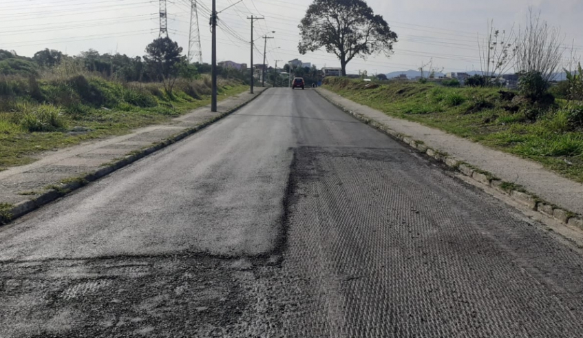 Recapeamento asfáltico do trecho dois da rua Coronel Cardoso de Siqueira, entre a rua Joaquim de Mello Freire Júnior e o Conjunto Cocuera, está sendo realizado