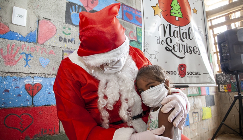 Prefeitura de Mogi das Cruzes - Secretaria de Educação - Notícias - Fundo  Social entrega presentes da campanha Árvore Natal de Sorrisos