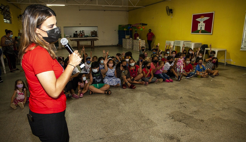 Fundo Social de Mogi fez nesta quarta-feira entregas no Jardim Planalto e Biritiba Ussu, de presentes fruto da campanha Árvore Natal de Sorrisos 2021 (Pedro Chavedar/ PMMC)