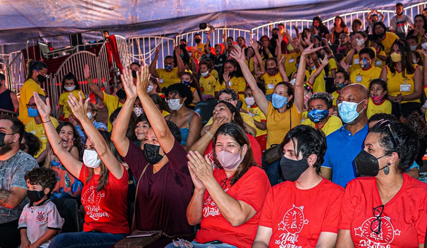 Fundo Social levou 300 pessoas, em sua maioria crianças, à sessão do Circo Stankowich; Assistência Social levou outras 210 assistidas por entidades