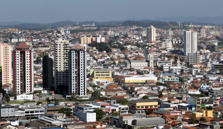 Prefeitura adotou medidas para reduzir impacto da cobrança do tributo aos proprietários de imóveis que tiveram ampliação de construção detectada na atualização de 2016 (Foto: Ney Sarmento/Arquivo . . .