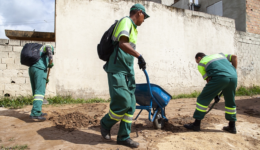 Mutirão de limpeza será executado em todos os sábados de janeiro e a primeira edição neste sábado vai contemplar o Rodeio e Jardim Maricá com varrição, roçada e raspagem