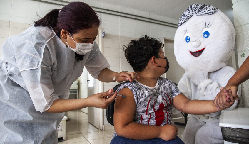 Dose especial da Pfizer está disponível para crianças de 5 a 11 anos com comorbidades indicadas pelo Ministério da Saúde e agora também para 11 anos sem comorbidades (Pedro Chavedar/PMMC)