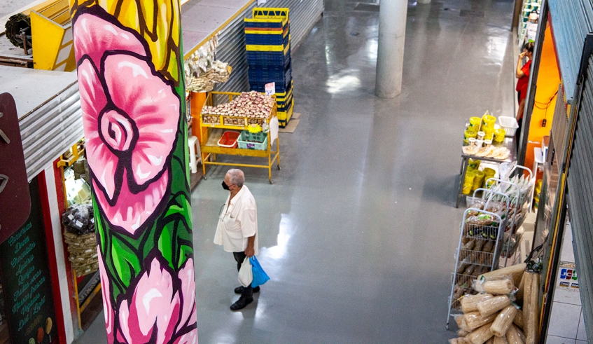 O piso uretano é um revestimento monolítico (sem rejuntes) e por isso é mais higiênico e fácil de limpar (foto: Pedro Chavedar/PMMC)