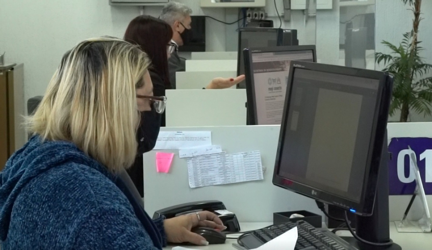 Atendimento presencial para interessados no seguro-desemprego é feito na unidade do programa Mogi Conecta no Terminal Estudantes (Divulgação/PMMC)