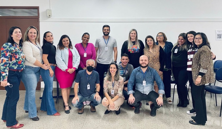 Para os novos diretores, a equipe de Supervisão de Ensino apresentou as dimensões do trabalho do gestor nas escolas municipais. (Divulgação/PMMC)