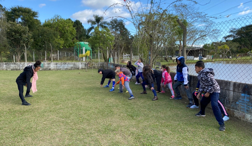 A EM(R) Nossa Senhora da Conceição, no bairro do Tabor, recebeu as atletas do time de futebol feminino da Associação Nova Esperança. (Divulgação/PMMC)