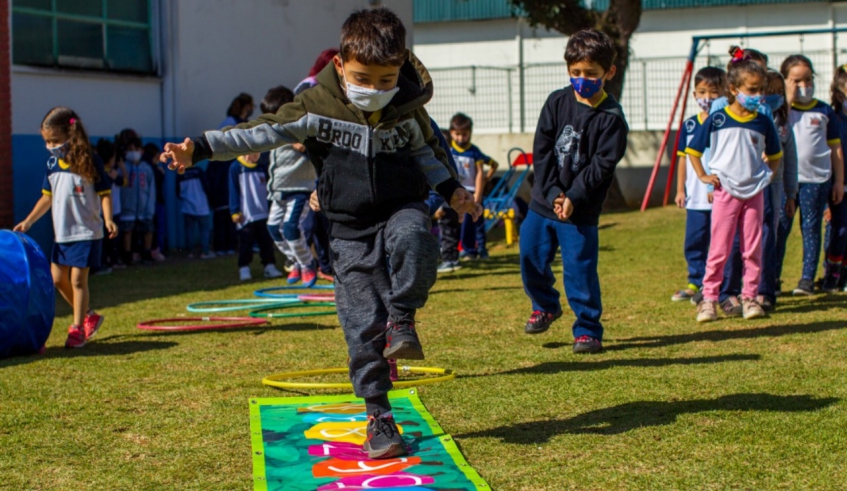 As sugestões de atividade são para crianças da educação infantil e ensino fundamental. Em 2022, o grupo de professoras do período da tarde da EM Profª Iracema Brasil de Siqueira, Vila Suissa, organizou . . .