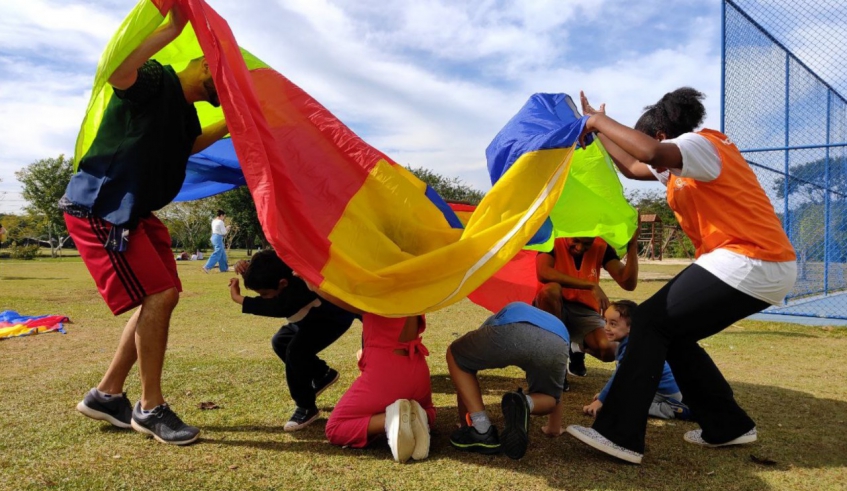 Criançada se diverte com jogos populares no Parque da Sementeira, IMD