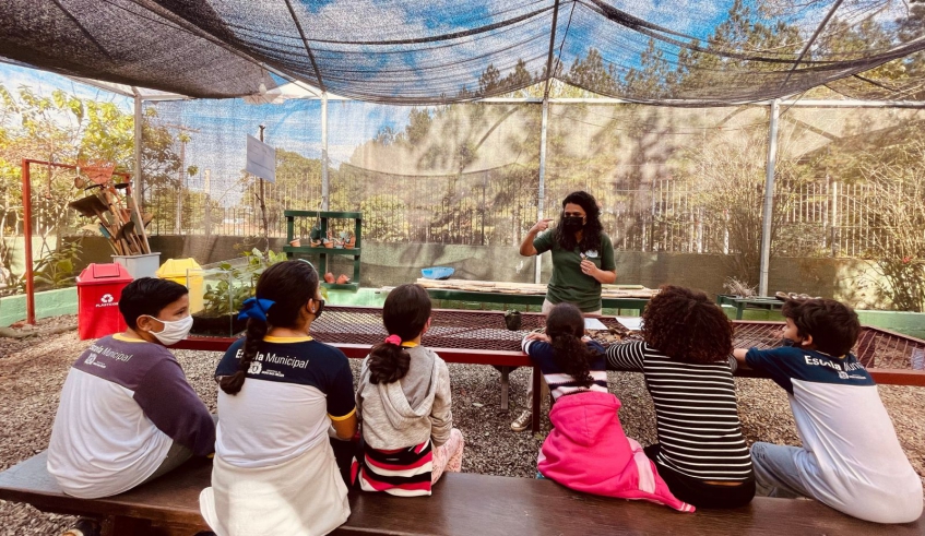 As atividades foram coordenada por Angélica Lucas Bezerra, responsável pela Escola Ambiental. (Divulgação/PMMC)