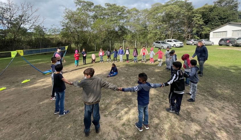 A Escola Municipal Wilma de Almeida Rodrigues, no bairro do Taboão, recebeu a clínica esportiva de Badminton (Divulgação/PMMC)