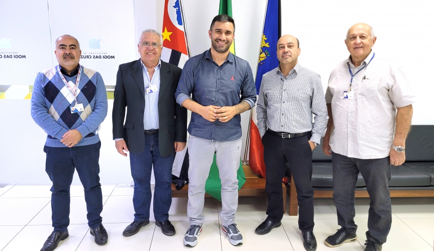 Prefeito Caio Cunha anunciou a renovação do convênio do Pronto-Socorro da Santa Casa de Misericórdia após reunião com a diretoria do hospital (Divulgação/PMMC)