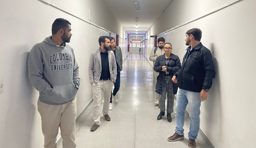 O Cempre Ver. Ivan Nunes Siqueira, Oropó, foi uma das unidades visitadas. A escola atende mais de 800 alunos e possui conexão em todas as salas. (Divulgação/PMMC)