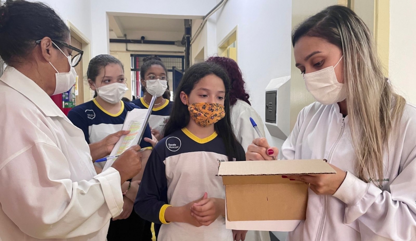 A equipe do PISE é formada por nutricionistas, supervisoras do DAE da Secretaria de Educação, estagiários e educadores físicos do NAF da Secretaria de Esporte e Lazer. (Divulgação/PMMC)