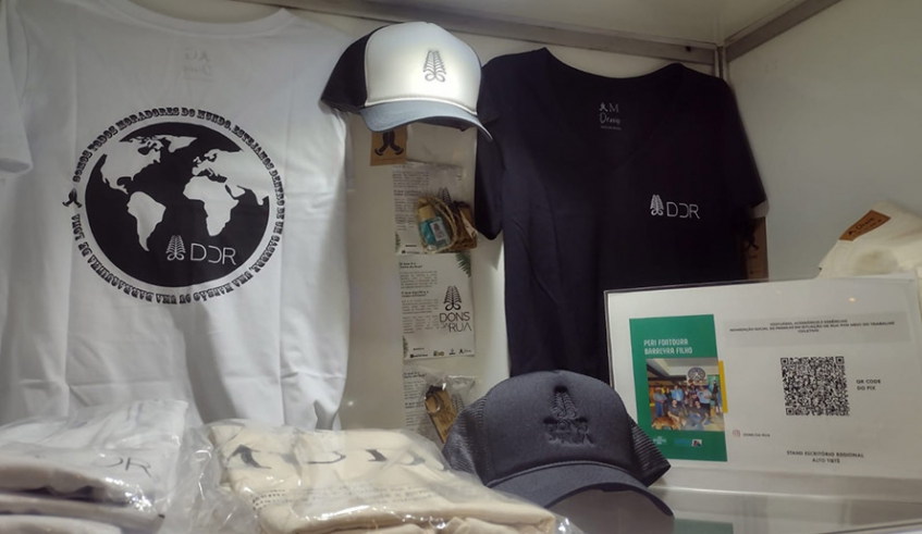 Grupos Irmãs D´Óca, Dons da Rua e D´Ellas Modas, originados e acompanhados pelo programa Conduz, expõem na Feira do Empreendedor do Sebrae, em São Paulo