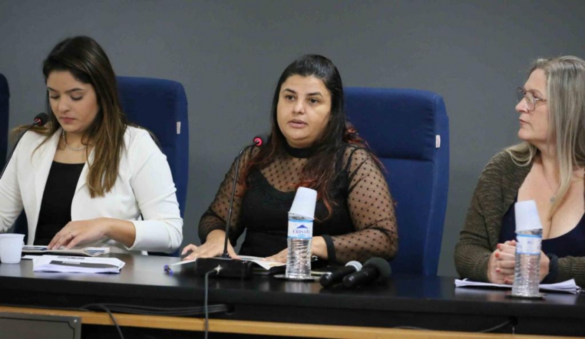 "A prestação de contas é uma oportunidade de mostrar para a população o trabalho que tem sido feito pela educação de nossa cidade", observou a secretária de Educação, Patrícia Helen Gomes dos . . .