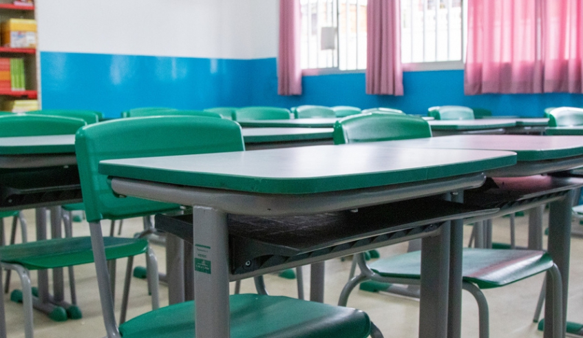 Foram adquiridas 3,5 mil novas carteiras e cadeiras para 100 salas de aula em 23 escolas de diferentes bairros da cidade. (Divulgação/PMMC)