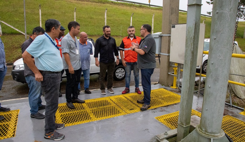 Secretários municipais receberam informações técnicas sobre o funcionamento da Barragem Jundiaí (Divulgação/PMMC)