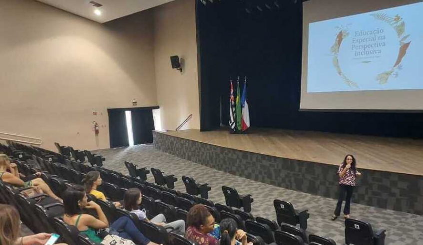 Programada pela Divisão de Apoio à Inclusão Escolar do departamento, a formação terá sequência ao longo do ano letivo de 2023. (Divulgação/PMMC)