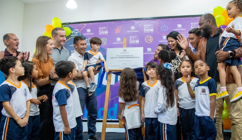 Autoridades e a comunidade escolar prestigiaram a entrega da ampliação da Creche Jardim Aeroporto III, que recebeu 180 novas vagas. (Warley Kenji/PMMC)