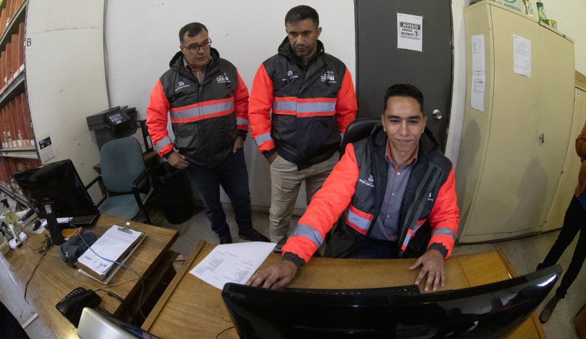 Equipamento foi vistoriada pelo secretário de Infraestrutura Urbana, Alessandro Silveira, e pelo prefeito Caio Cunha (Warley Kenji/PMMC)