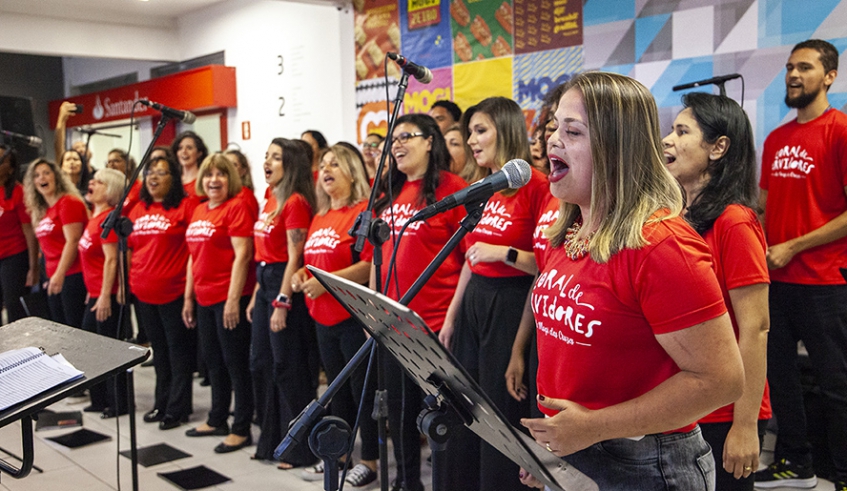 O Fundo Social, em parceria com a Orquestra Sinfônica, está novamente convocando servidores e servidoras, para se unirem ao coral de servidores e ensaiarem, rumo à apresentação de final de ano
