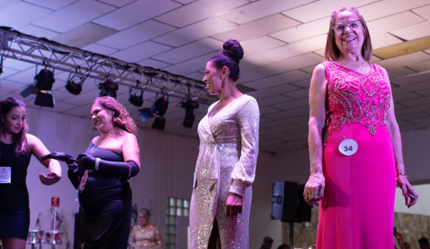 Concurso Miss e Mister Terceira Idade foi realizado em forma festiva no Clube Náutico Mogiano e elegeu os vencedores da edição 2023 (Warley Kenji/ PMMC)
