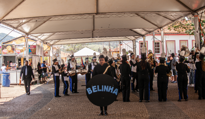 A EE Isabel Ferreira da Silva - Belinha (Vila Brasileira) competiu na “Banda Musical de Marcha Juvenil”, ficando em primeiro lugar com o Mor e, em segundo, nas categorias baliza, corpo coreográfico . . .