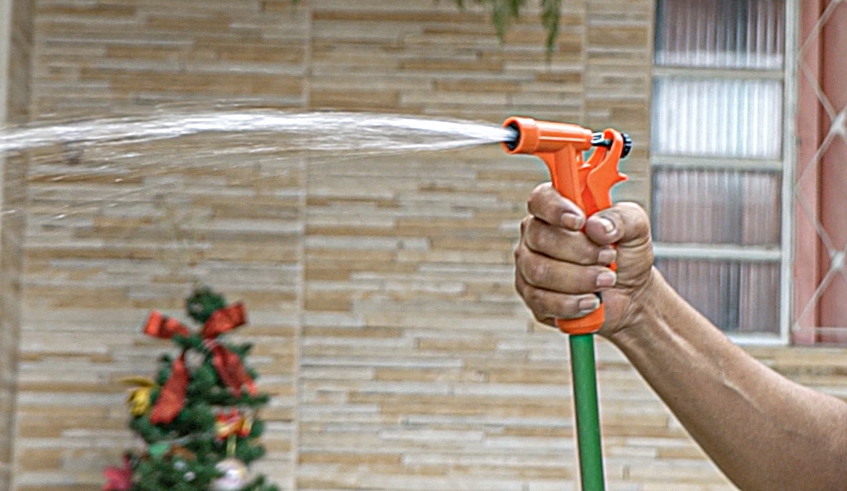 Necessidade de uso consciente e economia de água aumenta com ondas de calor e proximidade do verão (Divulgação/PMMC)