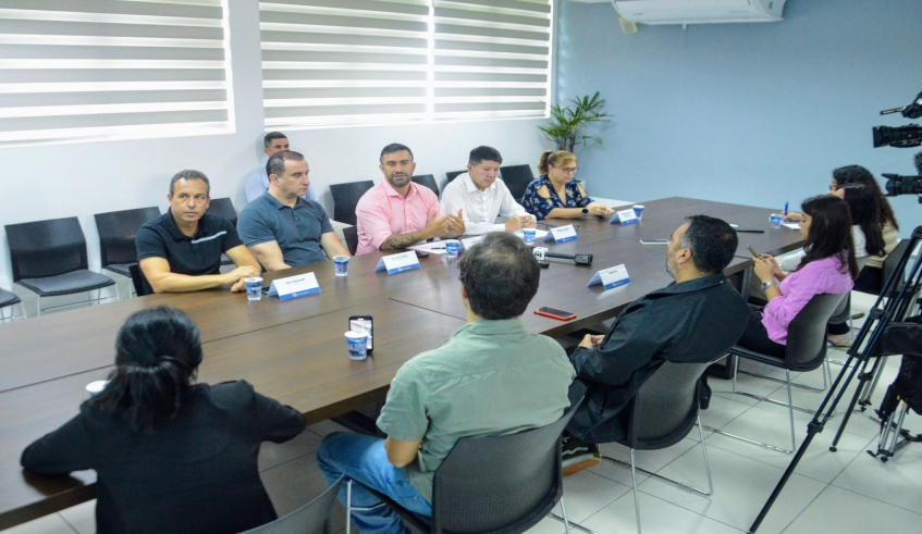Coletiva de imprensa sobre a continuidade do atendimento do Pronto Socorro da Santa Casa aconteceu nesta sexta-feira, dia 24 (foto: Divulgação/PMMC)
