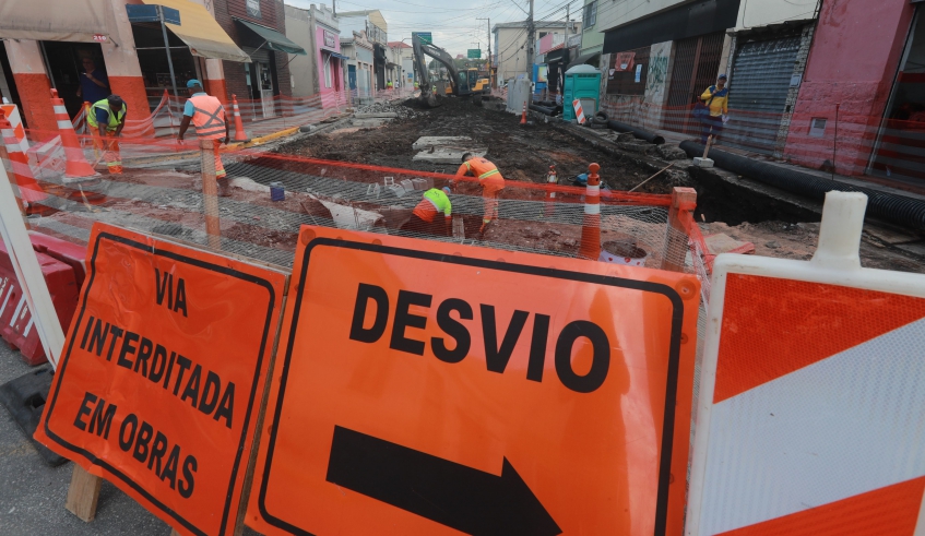 Programa Nova Mogi de Recuperação Asfáltica segue atuando em cinco bairros do município (Warley Kenji/PMMC)