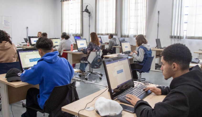 Empodera Juventudes visa o fortalecimento do projeto de vida dos jovens, prepará-los para o acesso ao mundo do trabalho e à formação de cidadãos (Warley Kenji/PMMC)
