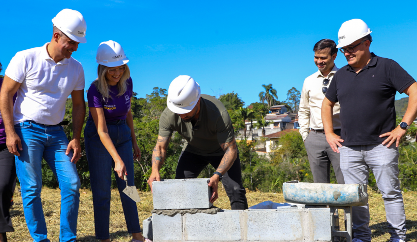 A nova escola será construída em dois pavimentos, oferecendo uma ampla gama de espaços modernos e funcionais. (Divulgação/PMMC)