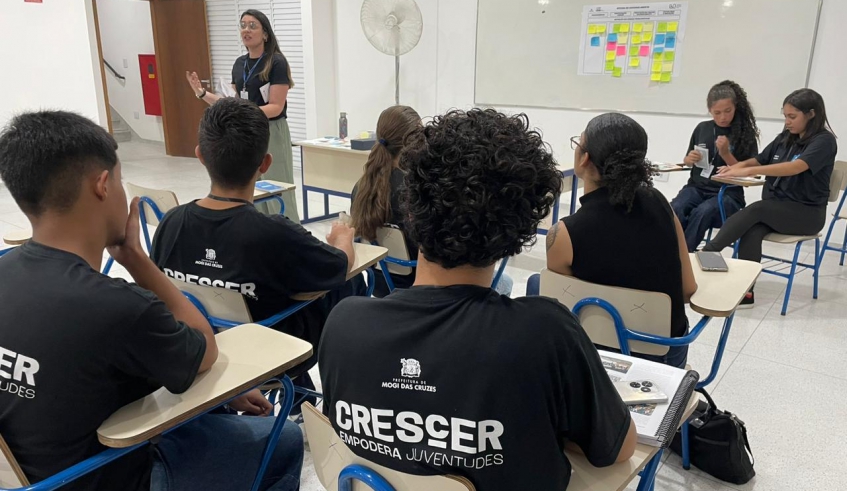 Alunos do projeto Empodera Juventudes, da Prefeitura de Mogi das Cruzes, recebem orientações sobre Governo Aberto (Divulgação/PMMC)