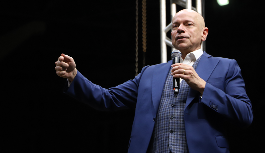 O palestrante Leandro Karnal destacou a importância do educador para a sociedade (Divulgação/PMMC)