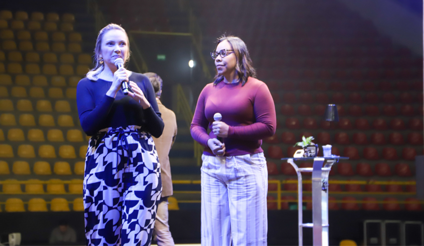 A palestra foi um momento que trouxe a esperança de tempos melhores e ressaltou a importância do papel do professor na sala de aula (Divulgação/PMMC)