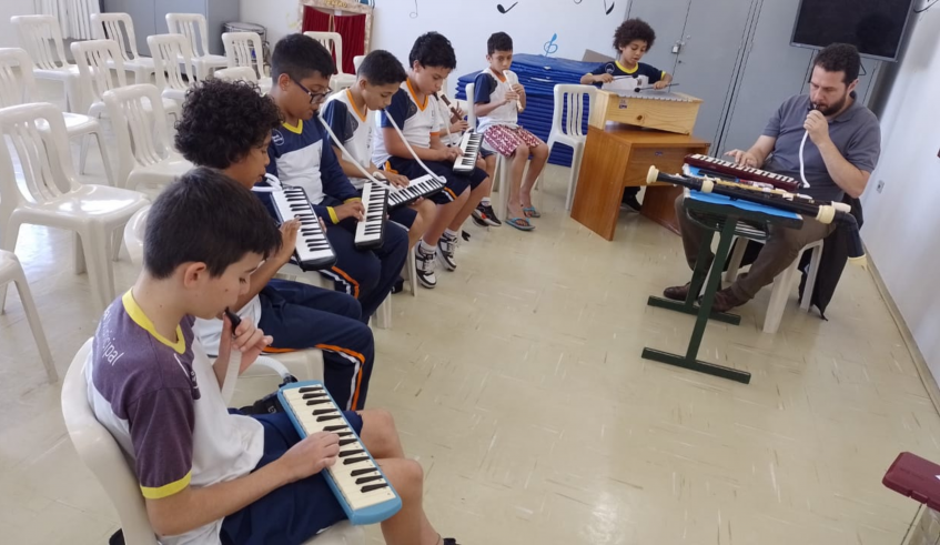 Entre os 16.518 alunos beneficiados, 13.728 participaram de aulas de musicalização. (Divulgação/PMMC)