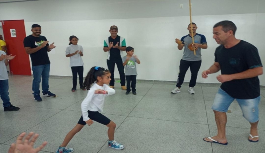 Os familiares participaram ativamente de diversas atividades no "ETI de Portas Abertas" na EM Maria Eugênia Fochi de Araújo. (Divulgação/PMMC)