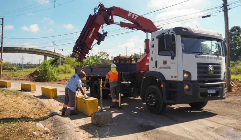 Veículos leves já podem voltar a trafegar em trecho da rua Galeão, no Jardim Piatã I, após trabalho de recuperação executado pela Secretaria de Serviços Urbanos (Divulgação/ PMMC)