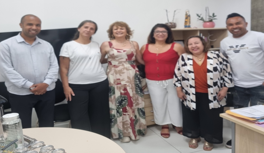 Os representantes foram recebidos no prédio-sede da Secretaria de Educação, no Centro Cívico, pela secretária de Educação, Darly Aparecida de Carvalho. (Divulgação/PMMC)